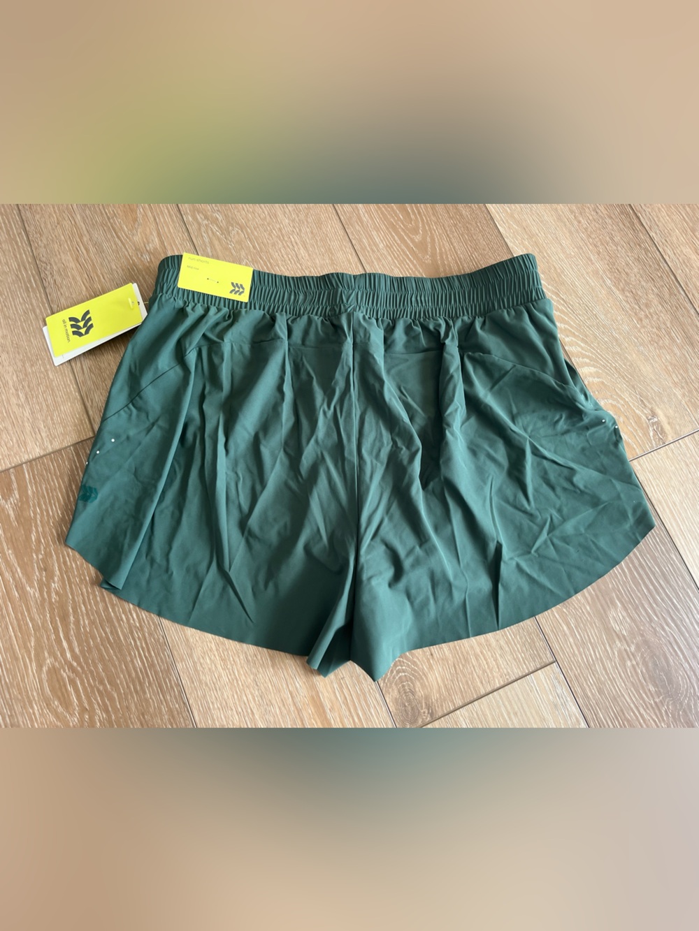 NWT all in motion green mid rise run shorts 3" Size S built in liner - Picture 3 of 4